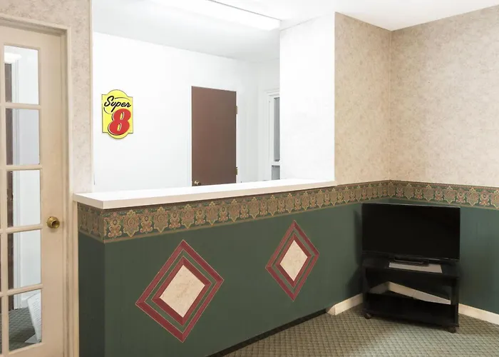Super 8 By Wyndham Il Hotel