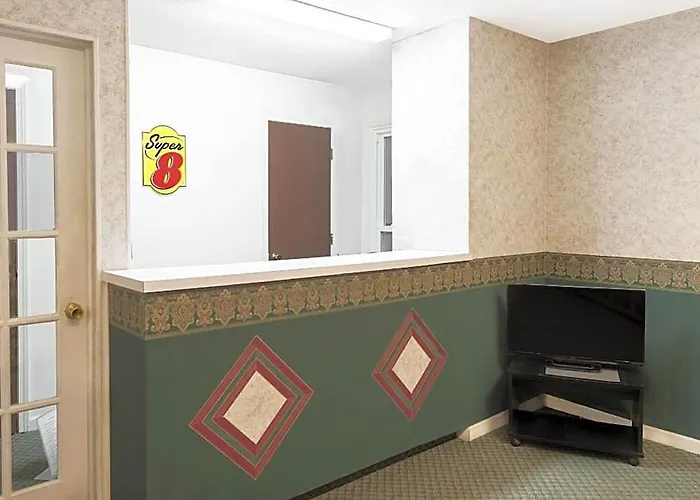 Super 8 By Wyndham Il 2*